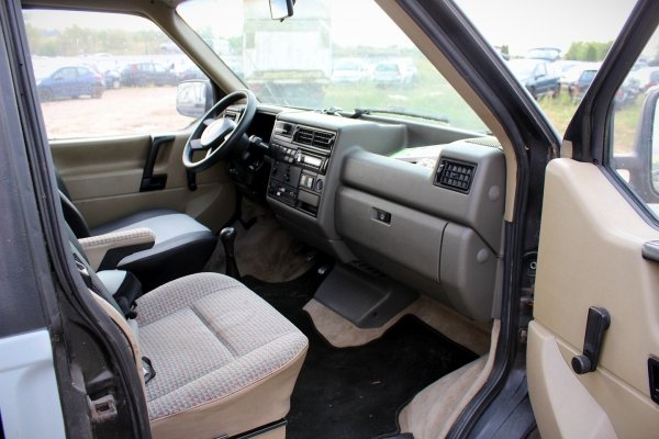 VW T4 Transporter Caravelle 1993 2.4D [B]