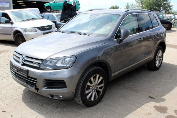 VW Touareg 7P 2012 3.0TSI V6 HYBRID CGEA