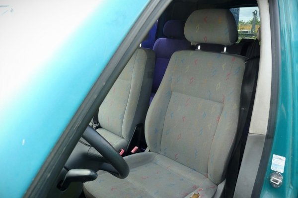 Półoś przód prawa VW Transporter T5 2005 2.5TDI AXD Bus