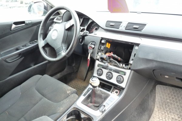 Zbiorniczek spryskiwaczy VW Passat B6 2007 Kombi 