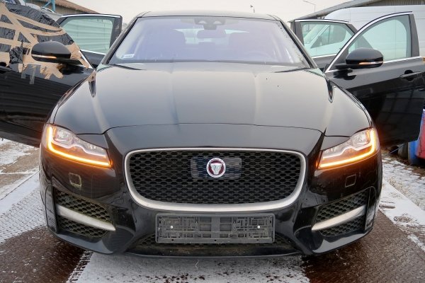 _Błotnik przód lewy Jaguar XF X260 2016 Sedan (kod lakieru: Ultimate Black)