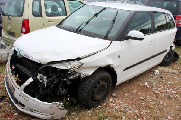 Zamek drzwi przód prawy Skoda Fabia II 5J 2012 Kombi 