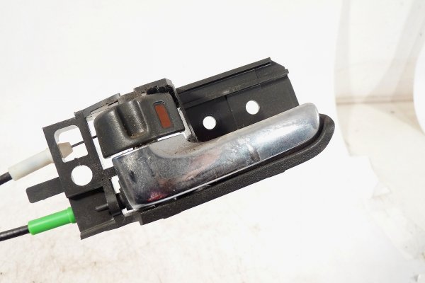 Zamek drzwi tył lewy Toyota Avensis T25 2003-2008 (8pin) + klamka wewnętrzna