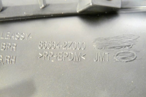 Zaślepka ramka halogenu przód prawa Hyundai IX35 LM 2009-2015 oryginał