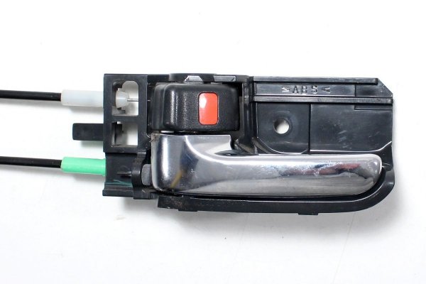 Zamek drzwi przód lewy Daihatsu Sirion M3 2004-2010 5-PIN