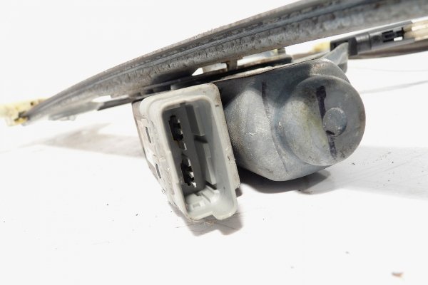 Podnośnik szyby przód prawy Peugeot 1007 2006  Minivan 3-drzwi