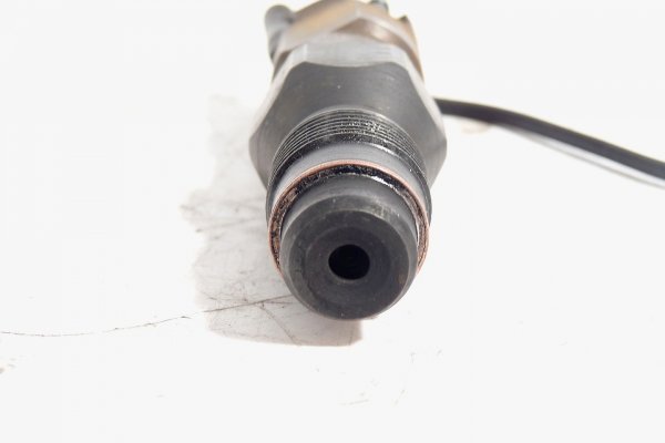 Wtryskiwacz sterujący Peugeot Partner / Citroen Berlingo 2006 1.9D