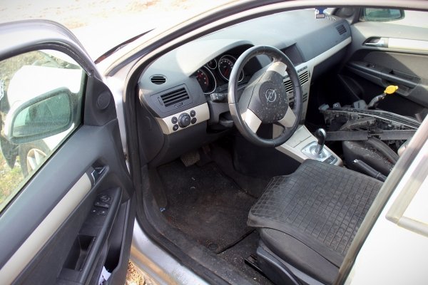 Pompa paliwa Opel Astra H 2008 1.6i Z16XER Hatchback 5-drzwi 