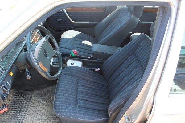 Konsola Mercedes W124 1989 Sedan 
