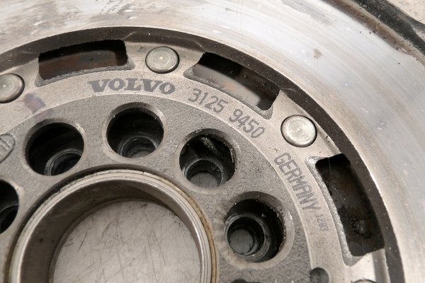 Sprzęgło tarcza docisk koło dwumasowe Volvo V70 2003 2.4 D5 D5244T Kombi