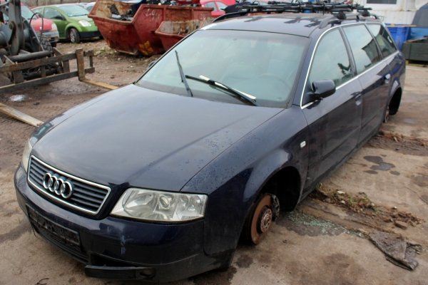 Błotnik przód prawy Audi A6 C5 2000 Kombi
