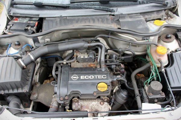 Opel Corsa C 2005 1.0i Z10XEP Hatchback 3-drzwi [B]