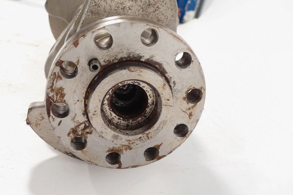 Wał korbowy Volvo S60 2003 2.4D D5244T