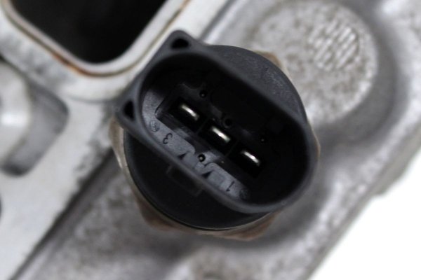 _Listwa wtryskowa VW Golf V 1K 2003-2008 1.6FSI