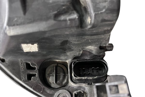 _Reflektor prawy Ford Focus MK2 Lift 2008-2010 Hatchback 5-drzwi