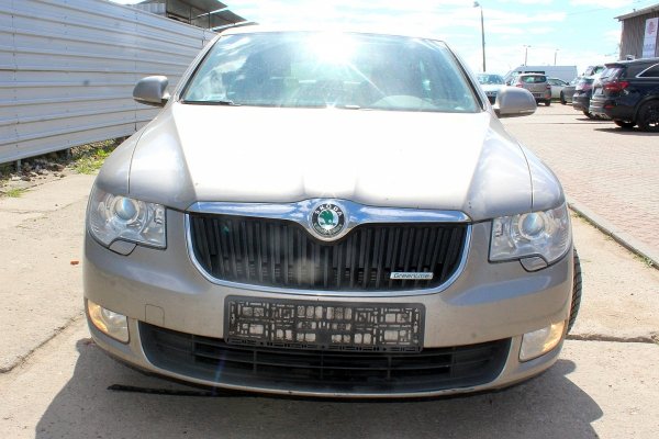 Zamek drzwi tył lewy Skoda Superb 3T 2011 1.6TDI CAYC Liftback