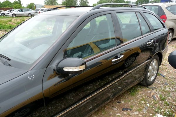 Drzwi przód prawe Mercedes C-Klasa W203 2002 Kombi (Kod lakieru: 040)