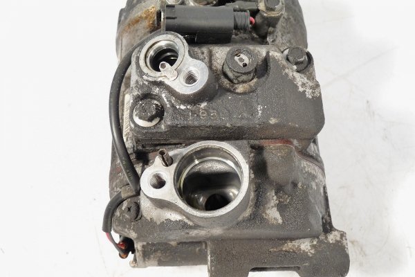 Sprężarka pompa klimatyzacji Mercedes Sprinter W906 2008 2.2CDI 646986 Bus