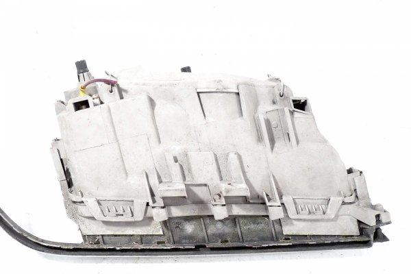 Reflektor lewy Mercedes C-Klasa W202 1993 (1993-1996) Sedan (kod lakieru: 744)