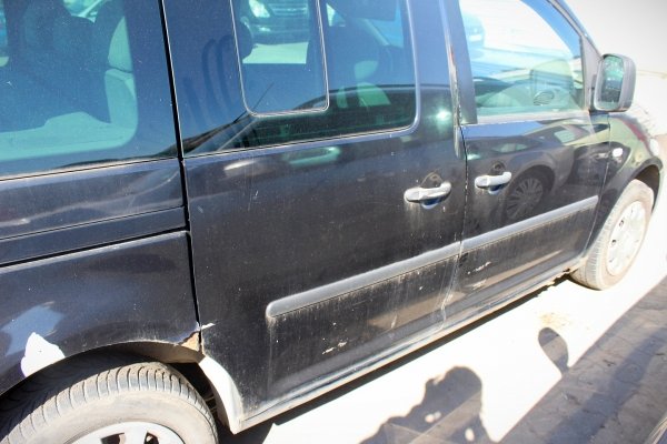 Szyba drzwi przesuwnych tył lewa VW Caddy 2K 2005 1.9TDI BJB Kombivan