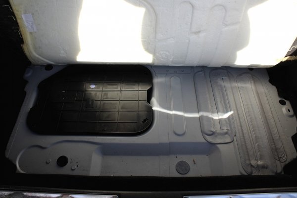 Nakładka progu prawa Citroen DS5 2014 (2011-2015) Hatchback 5-drzwi (kod lakieru: KWED)