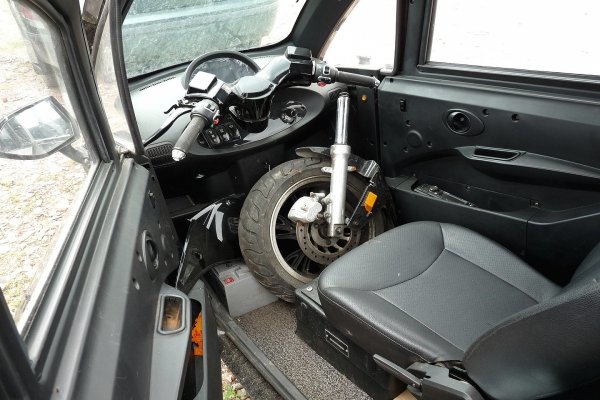 Zamek drzwi przód prawy Anaig Brisk 2020