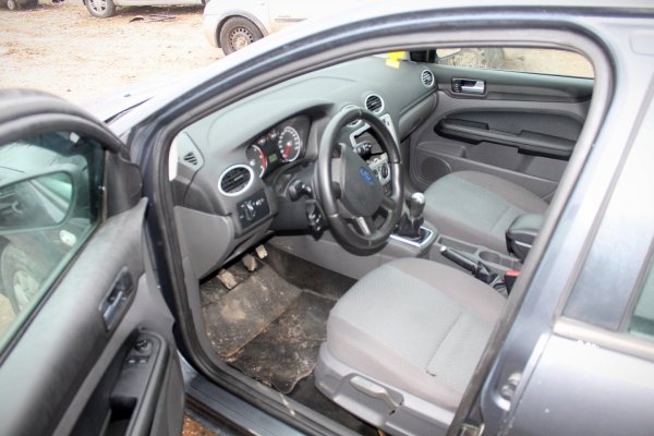 Drzwi Tył Lewe Ford Focus MK2 2005 1.6TDCI Hatchback 5-drzwi (gołe drzwi bez osprzętu)