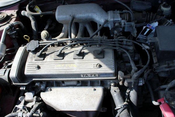 _Silnik Toyota Avensis T22 2000 1.8i 7A-FE