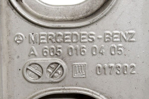 Pokrywa zaworów - Mercedes - E-klasa - zdjęcie 7