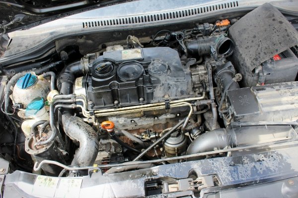 Błotnik przód prawy Seat Leon II 2007 1.9TDI BLS Hatchback 5-drzwi