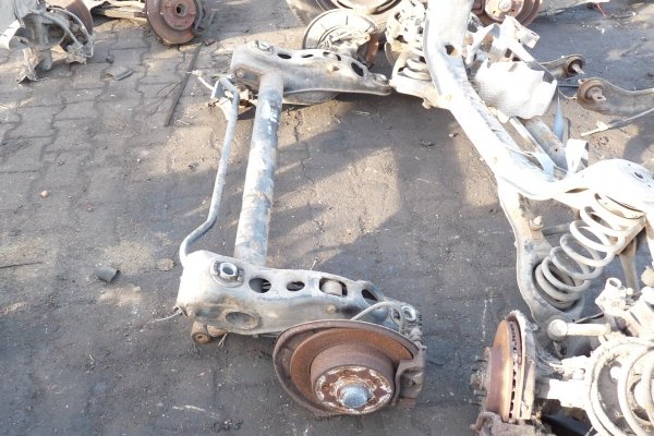 Belka zawieszenie tył Mercedes Vaneo W414 2002 1.7CDI 668914
