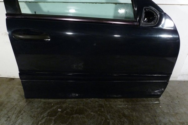 _Drzwi przód prawe Mercedes C-Klasa W203 2000 Sedan (Kod lakieru: 904)
