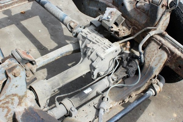 Most przód Nissan Navara D40 2007 2.5DCI