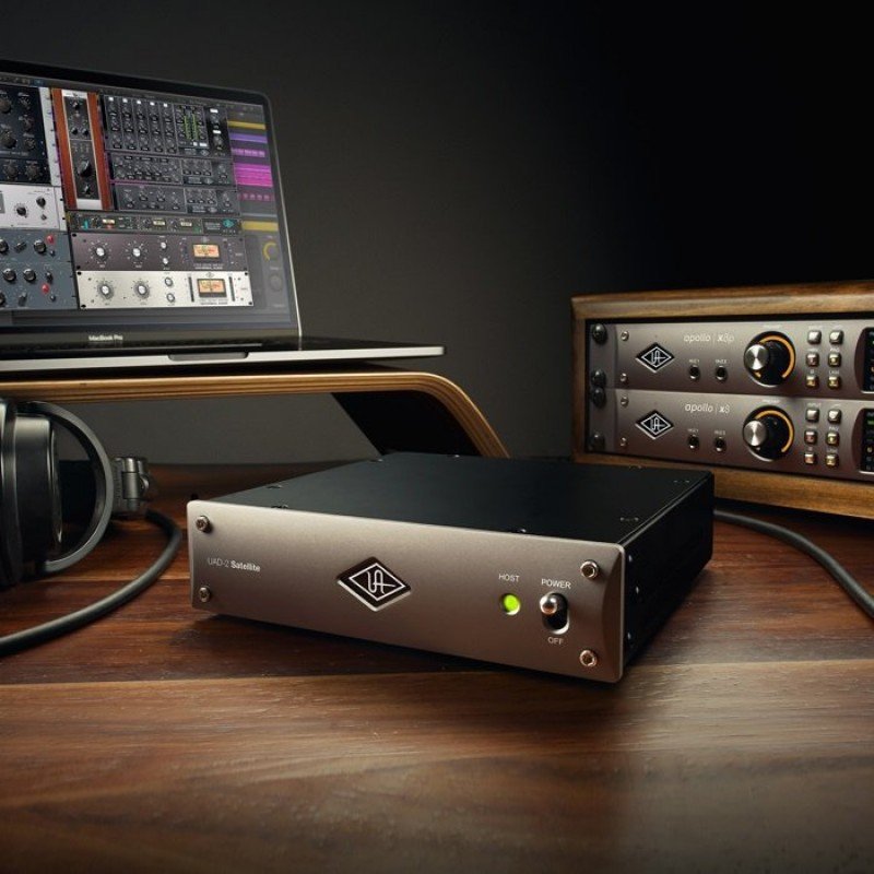 UNIVERSAL-AUDIO-UAD-2-SATELLITE-THUNDERBOLT-QUAD
