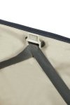 Bagaż posiada wewnątrz boczne uchwyty na pasy, przydatne podczas pakowania walizki