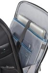 Plecak w tylnej kieszeni posiada miejsce na laptopa i tablet