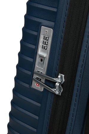 Bagaż posiada możliwość zwiększenia objętości. Bagaż posiada zamek szyfrowy TSA oraz port USB