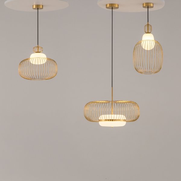 Nowoczesna designerska lampa wisząca podłużna metalowa mosiądz Levitation MAYTONI MOD376PL-01G1
