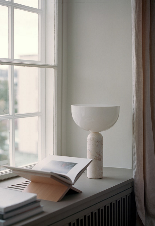 Lampka stołowa nocna półokrągła biały marmur nowoczesna designerska dekoracyjna na komodę 45cm Kizu 20415 New Works