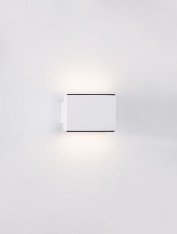Minimalistyczny biały kinkiet LED aluminiowy prostokąt klasyczny podświetlający ścianę LORANCA LE45562 Luces Exclusivas