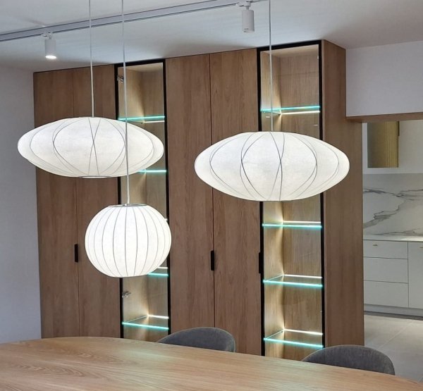 Dekoracyjna nowoczesna biała lampa wisząca designerska skandynawska owalna tkaninowy abażur 40cm SILK X-shape ST-2334-40 Step Into Design