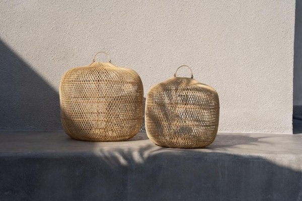 Rattanowa Lampa Wisząco Stojąca w Stylu Boho Naturalna BATU BAYU048N-M BAZAR BIZAR