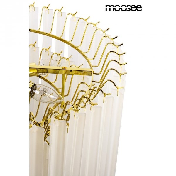 Elegancki złoty żyrandol do salonu w stylu glamour z mlecznobiałymi kloszami GORDON MSE1501100563 MOOSEE