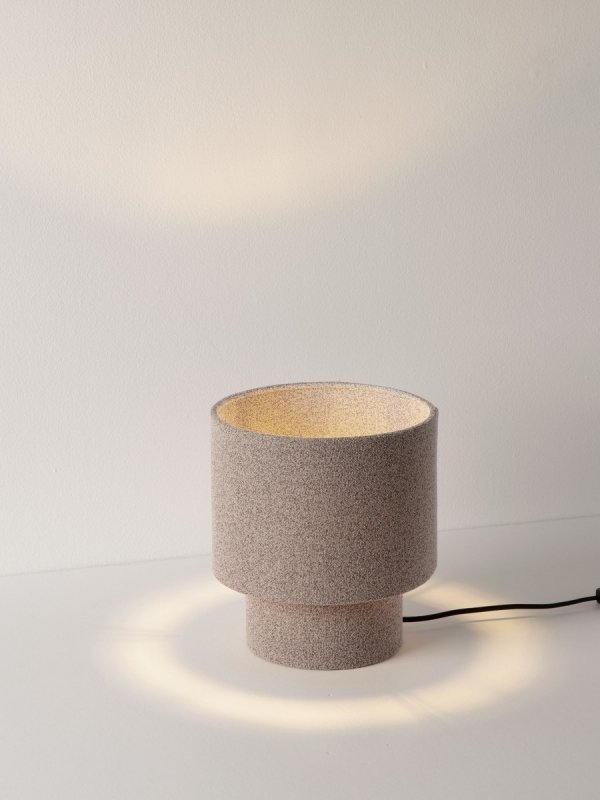 Lampka stołowa nocna lniana abażurowa brązowa minimalistyczna uniwersalna dekoracyjna Luces Exclusivas