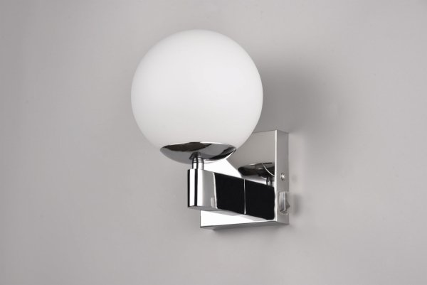 Nowoczesny Kinkiet Do Łazienki W Kolorze Chrom Z Włącznikiem IP44 Szklany Klosz KULA 284270106 TRIO