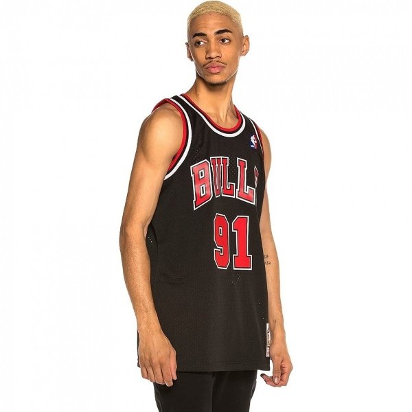 Mitchell &amp; Ness koszulka męska Chicago Bulls NBA Swingman Alternate Jersey Bulls 97 Dennis Rodman SMJYGS18152-CBUBLCK97DRD