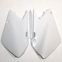 UFO BOCZKI TYLNE SUZUKI RM 125/250 '06-'21 KOLOR BIAŁY 