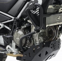 CROSSPRO GMOLE ALUMINIOWE OSŁONY SILNIKA I CHŁODNIC APRILIA TUAREG 660 23- KOLOR CZARNY MAT (PASUJE DO ORYGINALNEJ PŁYTY)