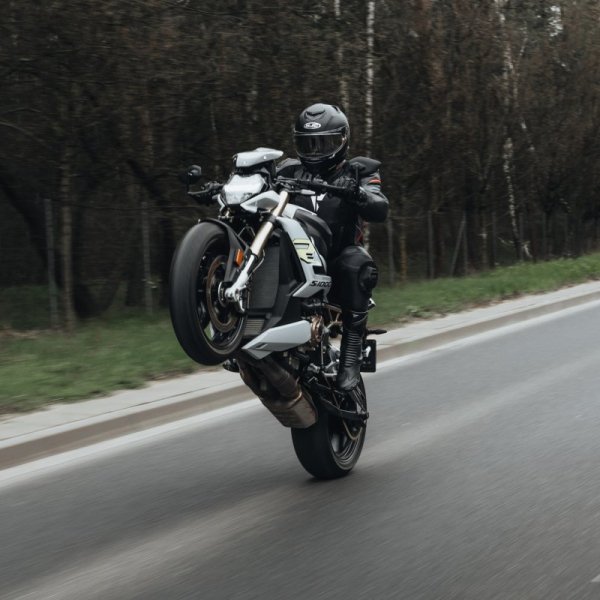 SPODNIE MOTOCYKLOWE SKÓRZANE REBELHORN VELOCE BLACK WHITE 46