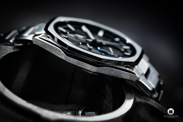 zegarek Edifice EQB-1100D-1AER - ONE ZERO Autoryzowany Sklep z zegarkami i biżuterią
